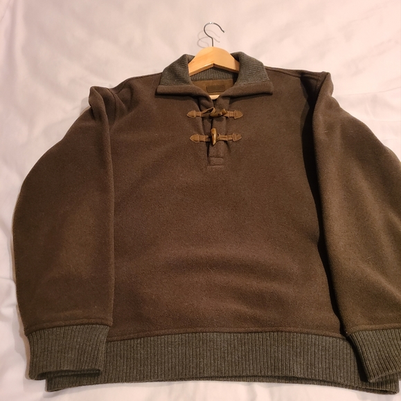Talbot Men's Pullover sweater with V Neck, 2 Claw buttons - Picture 1 of 6
